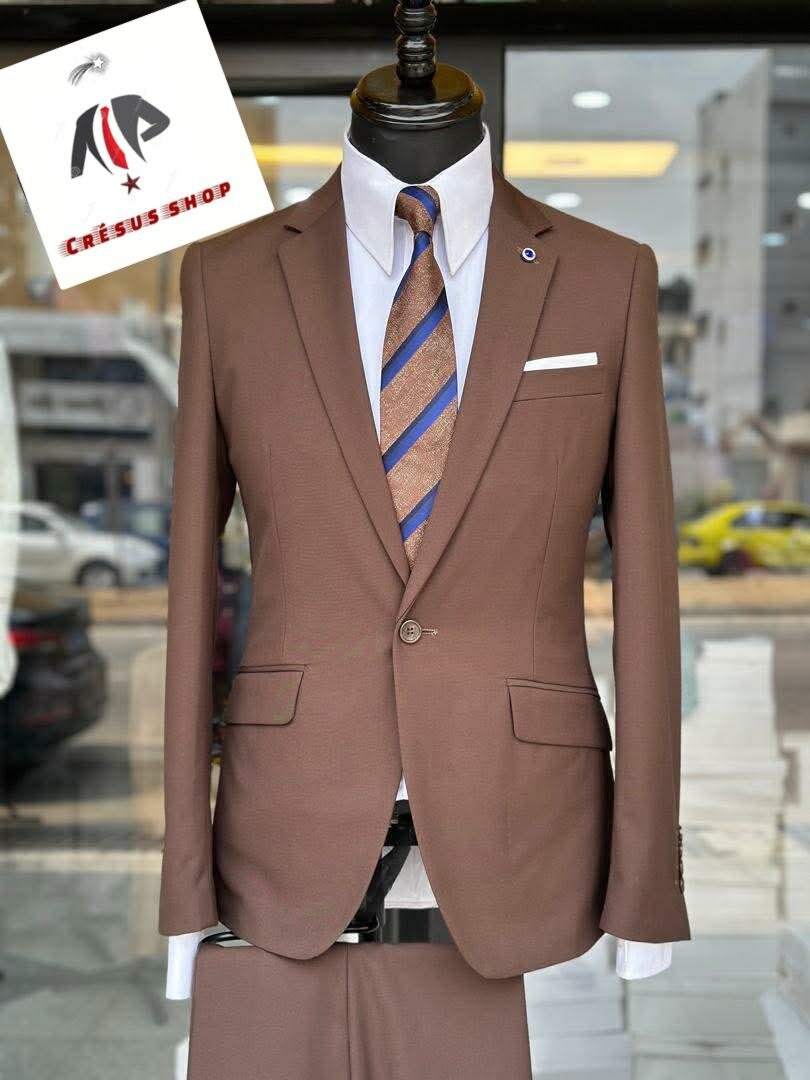 Costume élégant pour homme
