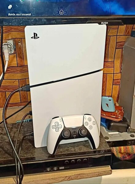 Console PlayStation 5 avec manette