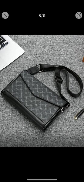 Sacoche en cuir noir élégante