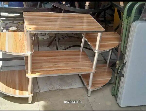 Étagère en bois moderne