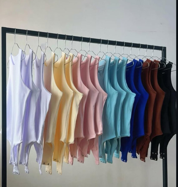 Bodysuit coloré sans manches