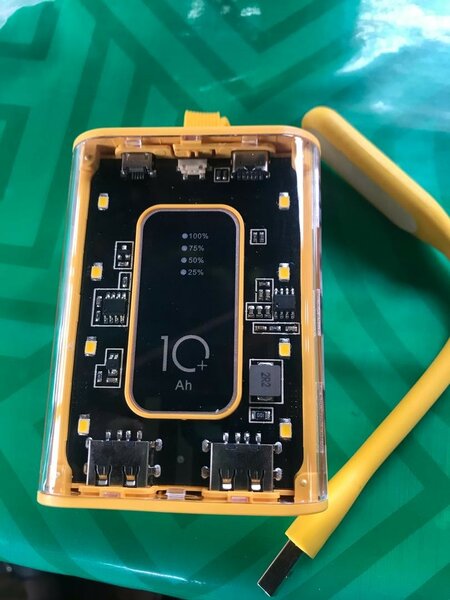 UNIVERSAL MONDAY POWER BANK