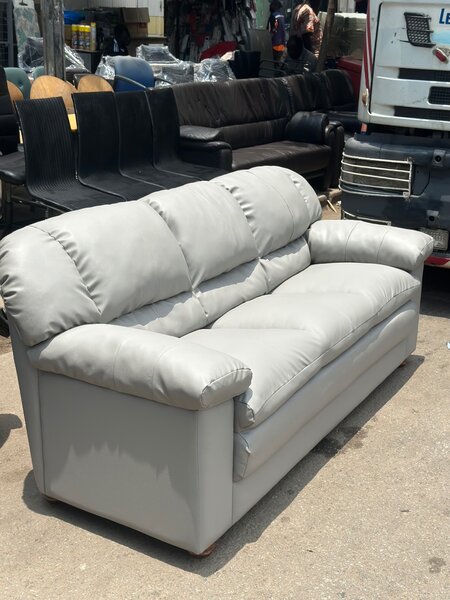 Luxurious Leather Sofa 5sitter