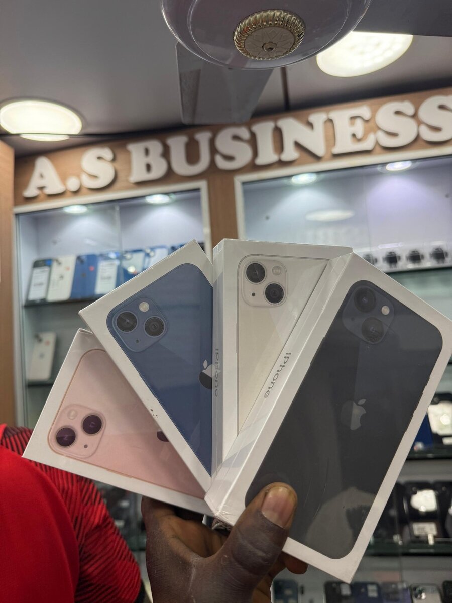 13 simple 128Giga nouveau scellé