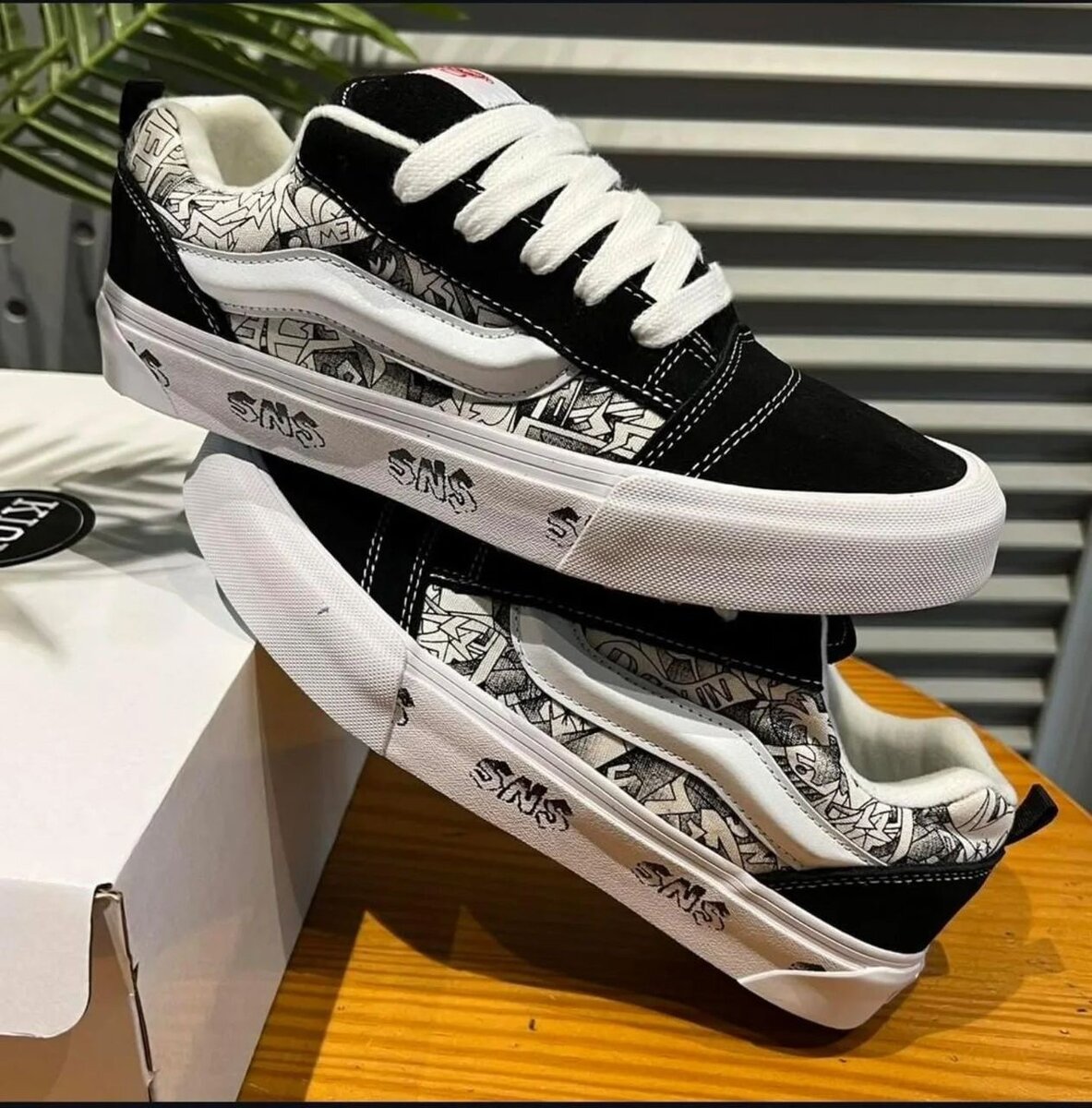 Baskets tendance noir et blanc