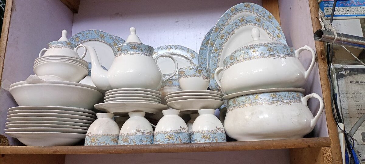 72 piece's Dinner set Bone