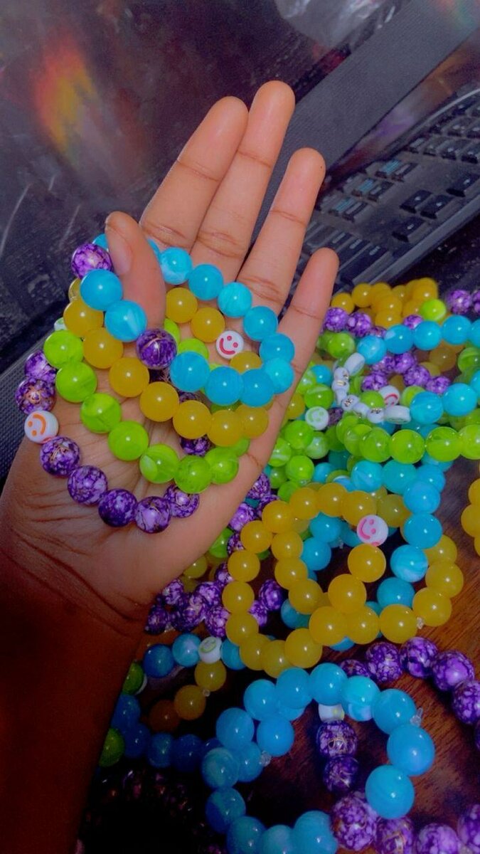Bracelets en perles colorées