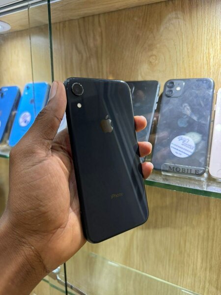 iPhone XR Noir 64GB