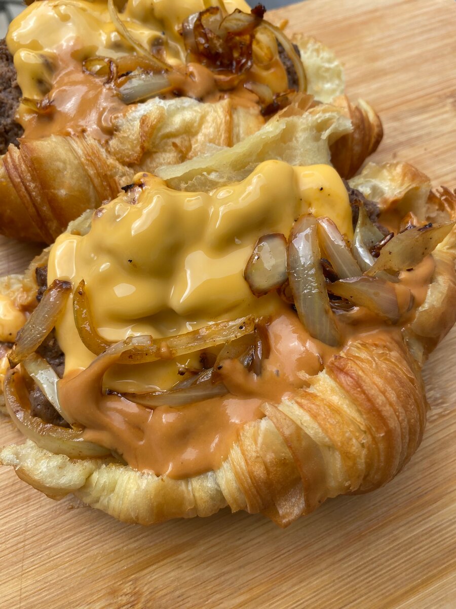 Croissant Smash Burger