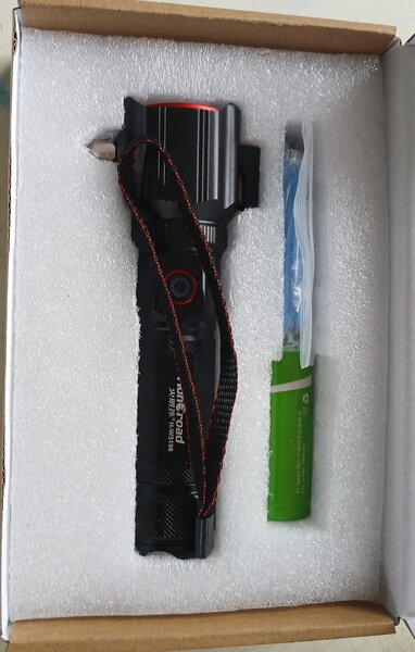 Lampe de poche tactique multifonction