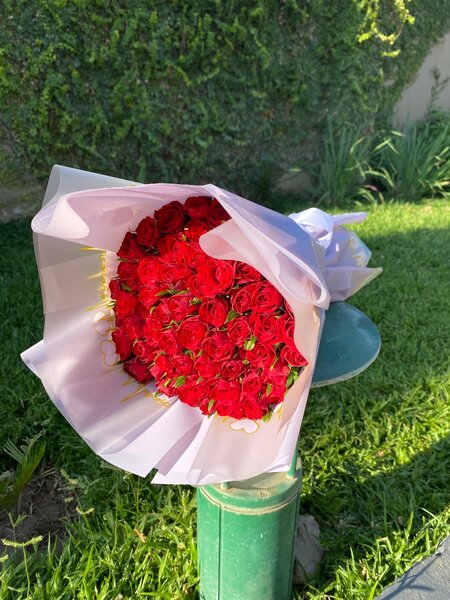 GIFTS AND FLOWER ARRANGEMENTS