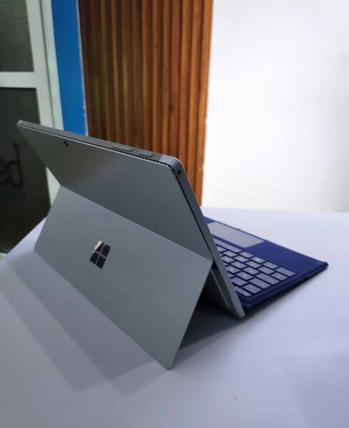 Tablette Surface Pro avec clavier