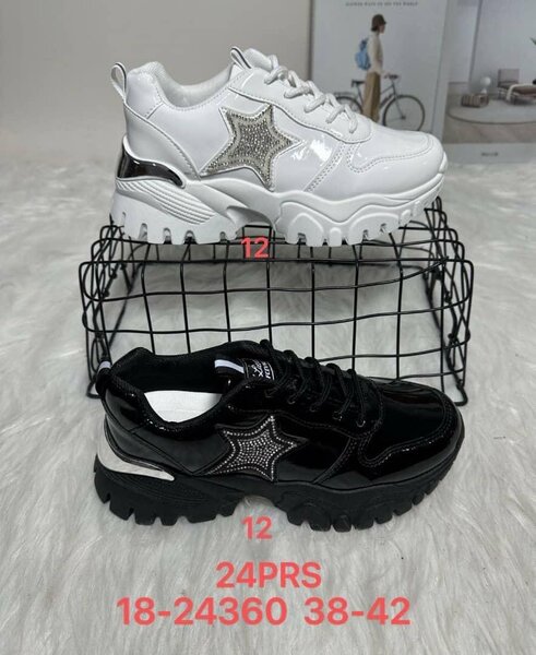 Chic chaussures pour les femmes et hommes