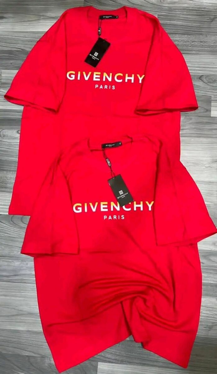 T-shirts rouge Givenchy
