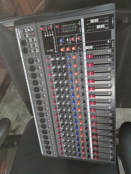 Table de mixage professionnelle 12 canaux