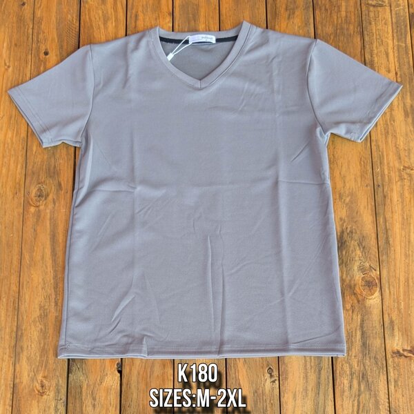 V-NECK T-SHIRTS