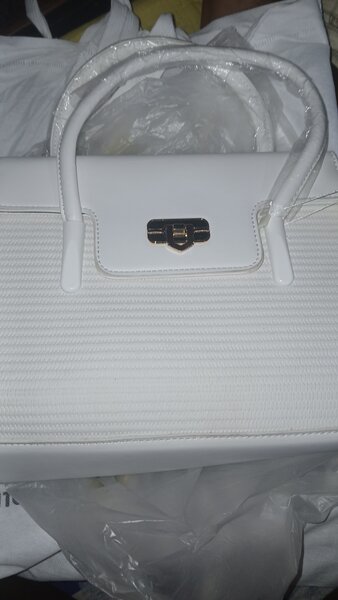 Stylish White Handbag Set
