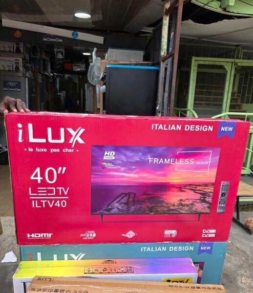 Téléviseur LED iLux 40" HD - ITALIAN DESIGN