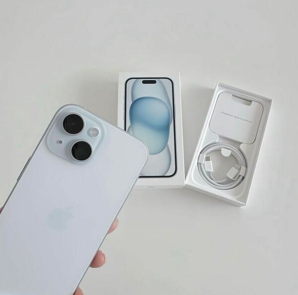 iPhone 15 Simple