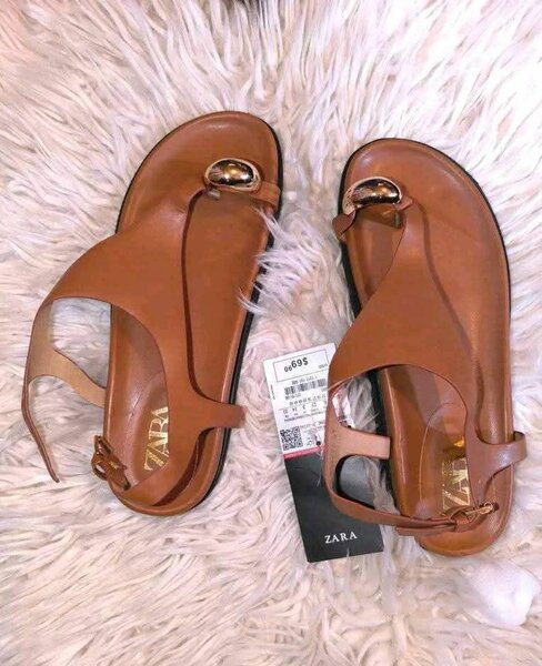 Sandales en cuir Zara