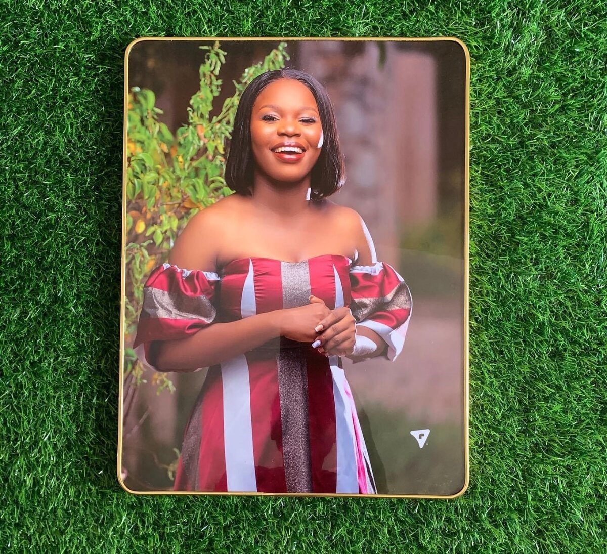 Canvas lamination picture frame