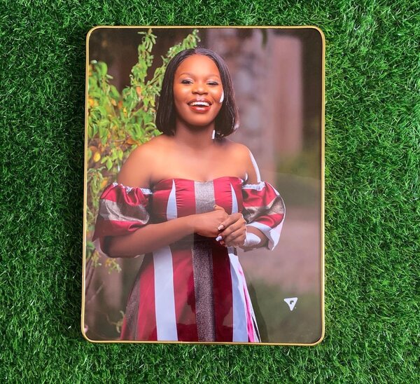 Canvas lamination picture frame