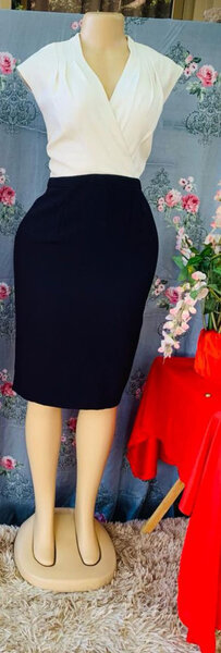 blouse avec jupe noire-blanc