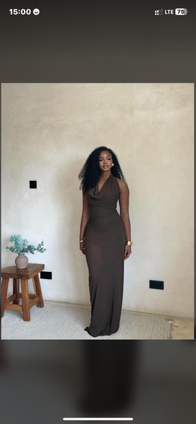 Robe longue noire élégante pour femme