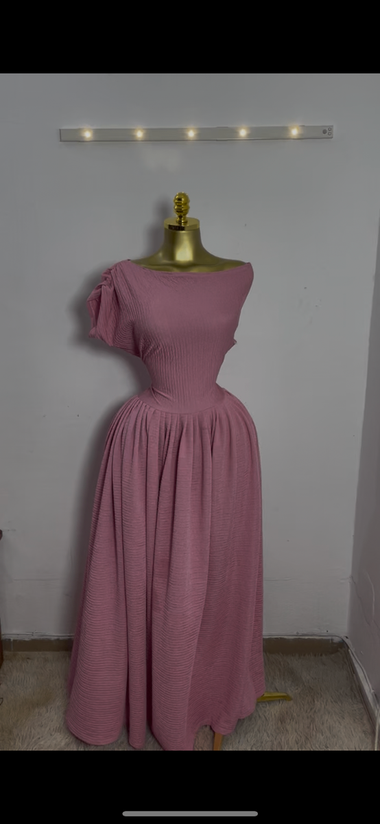 Robe longue élégante rose