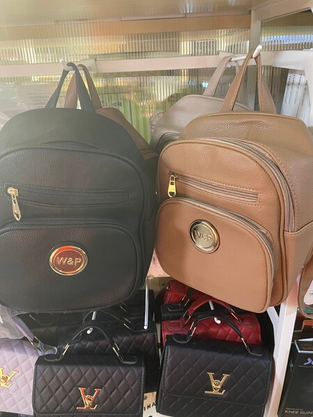 Sacs à dos élégants en cuir