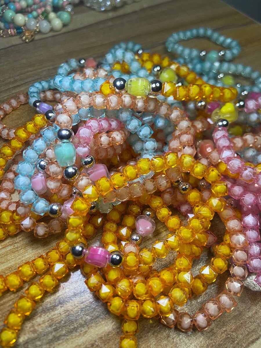 Bracelets colorés en perles