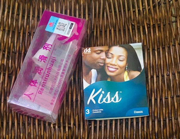 3 Préservatifs + 1 lubrifiant