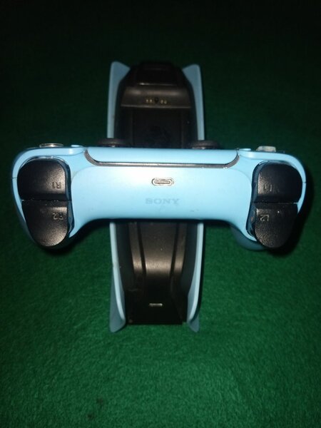 PS5 controller