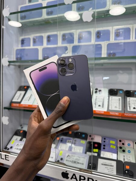 14 Pro 128go avec carton