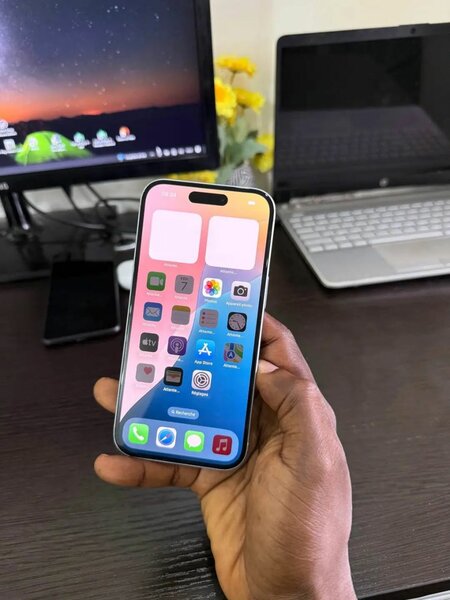 iPhone 15 Blanc 128GB