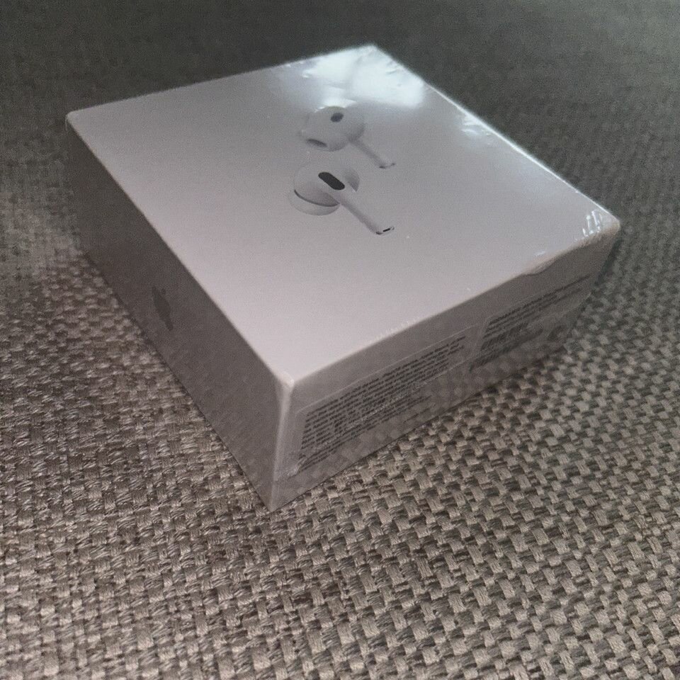 ORIGINAL APPLE Airpods PRO2    Crystal clear sound  Comfor