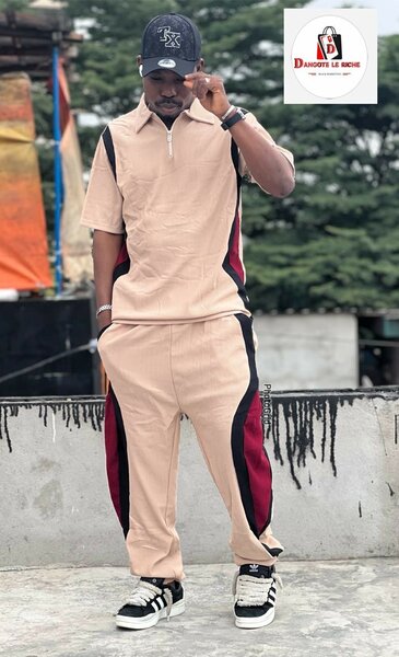 Ensemble sport beige et rouge
