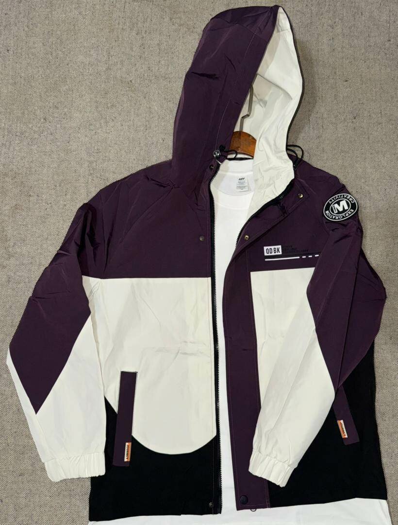 Pantalon noir artistiquement