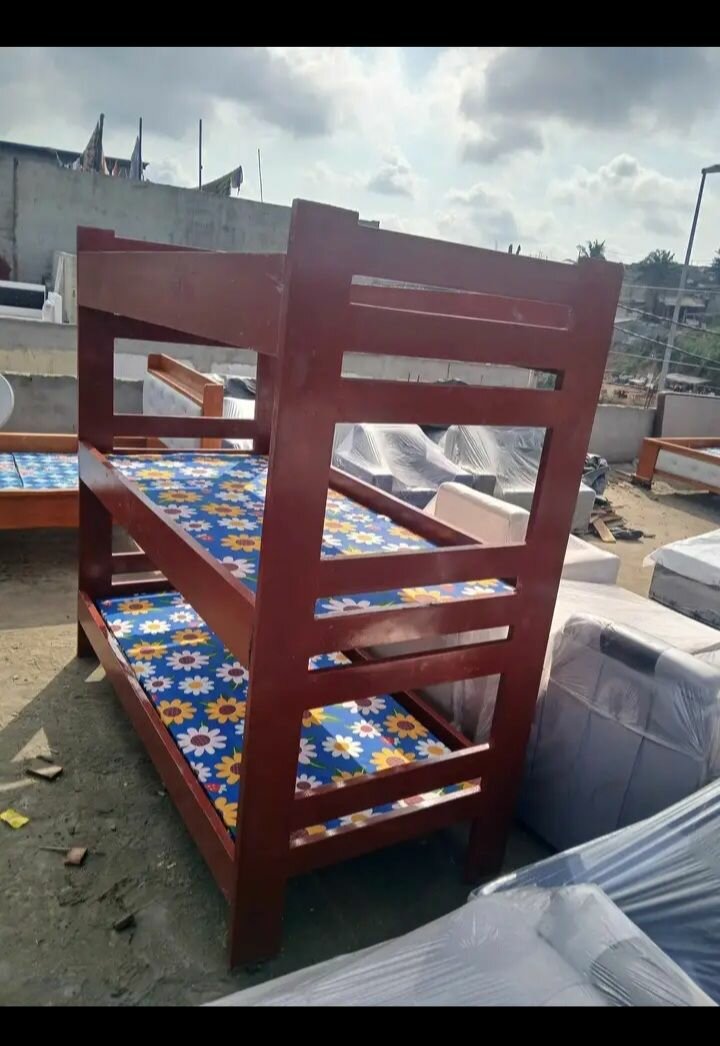 Lit superposé en bois durable