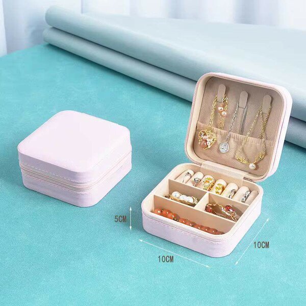 Bouteille d'eau fleuri