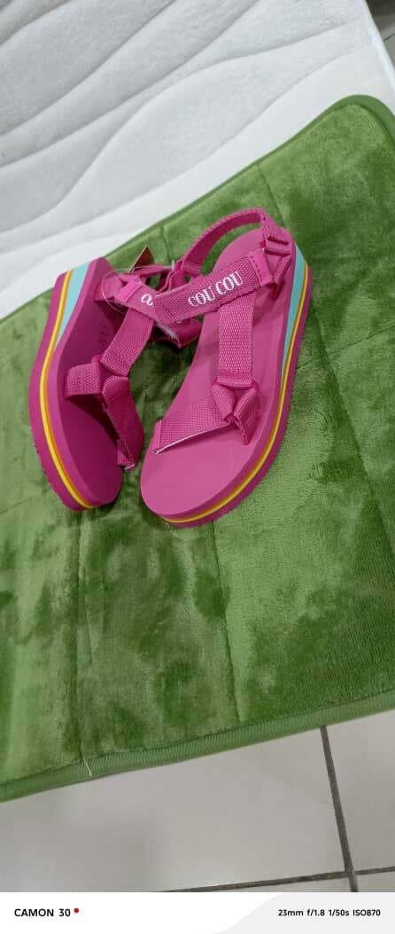 Sandales compensées colorées