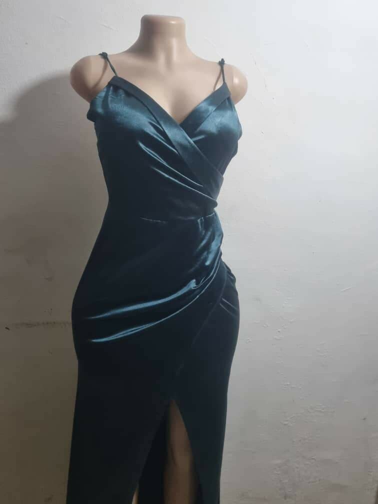 Robe en satin élégante