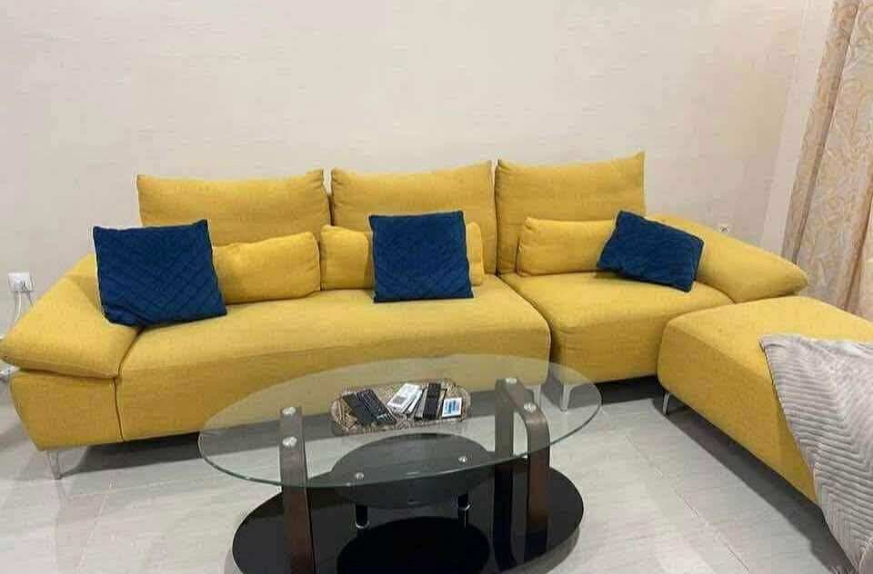 Canapé  plus table basse