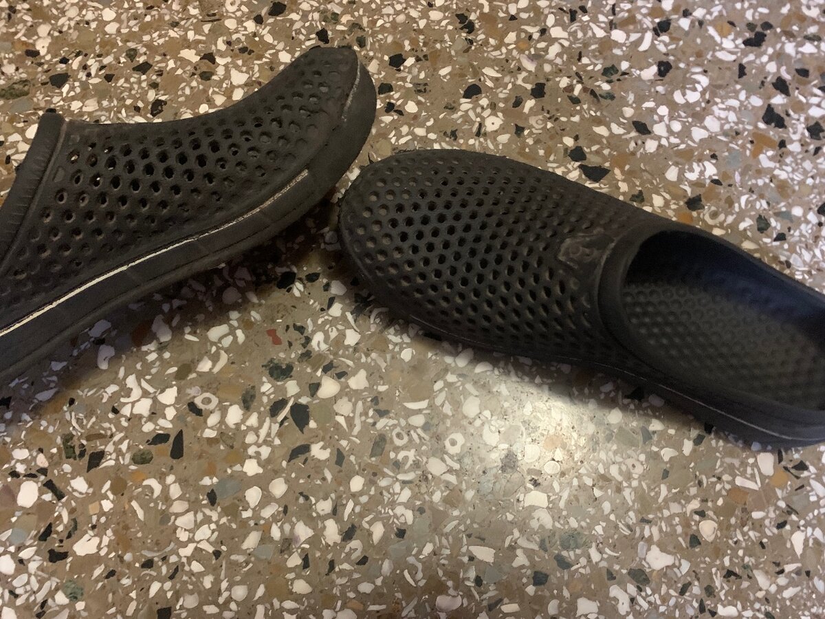 black rubber shoe