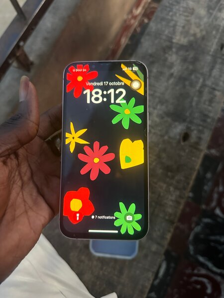 iPhone élégant blanc 128Go