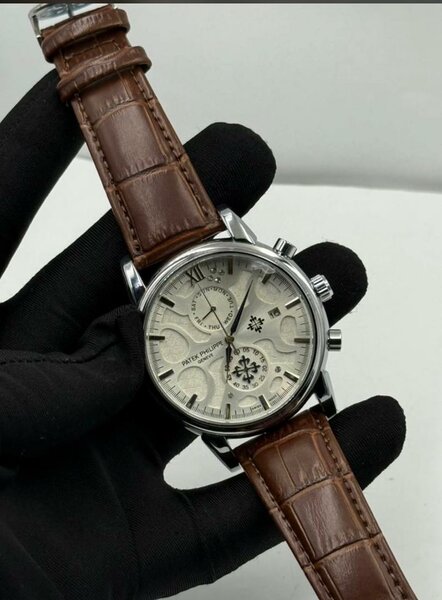 Montre en cuir luxe homme