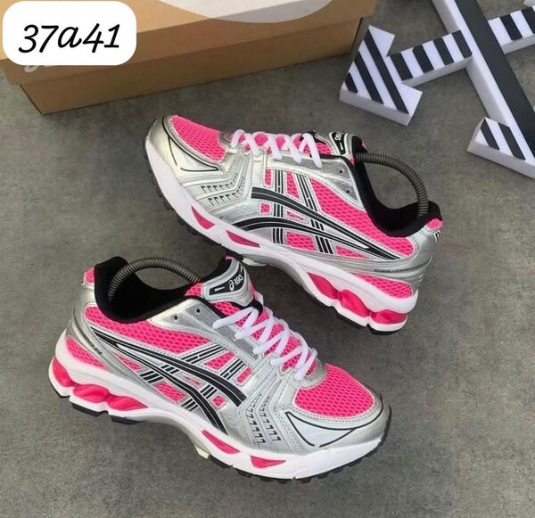 Baskets de course rose femme