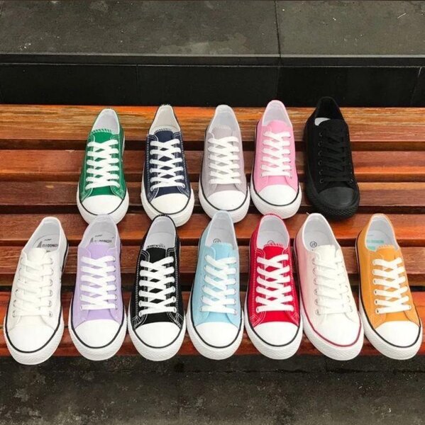Baskets en toile multicolores