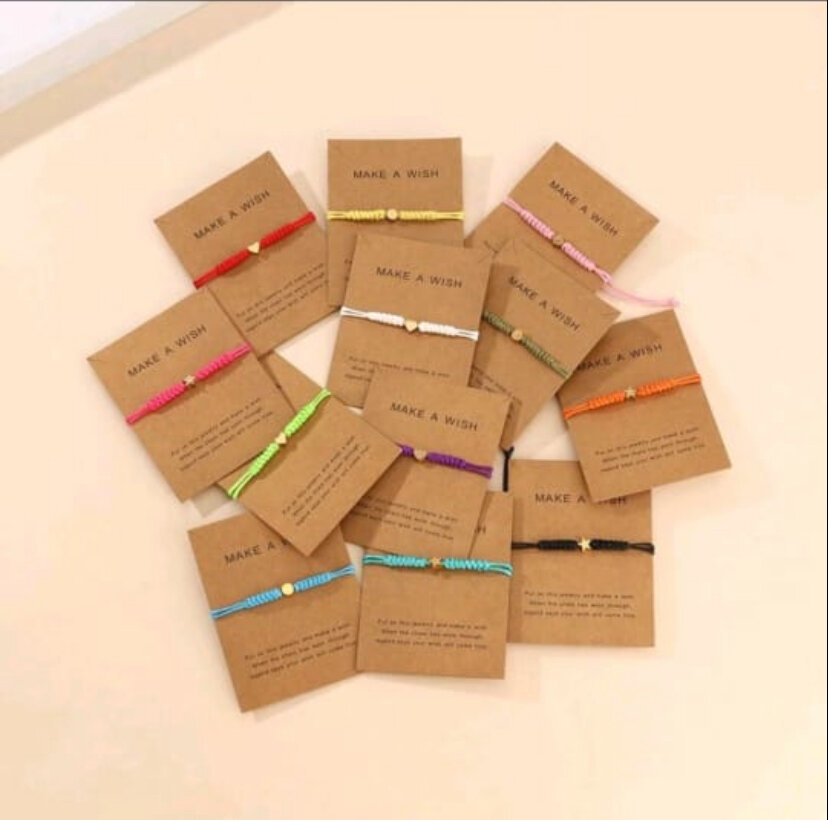 Bracelets de vœux colorés