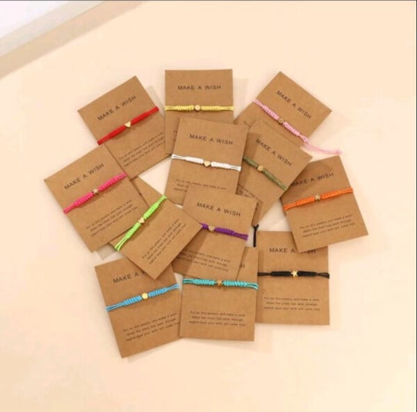 Bracelets de vœux colorés